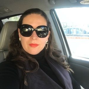 Meet your Posher, Cinthya